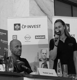 Na tiskové konferenci nebylo k hnutí, z K2 se vrátil Radek Jaroš